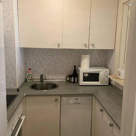 2 Bedroom Flat In Golden Mile For 2 To 4 People Apartment Marbella