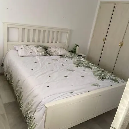 Apartment 2 Bedroom Flat In Golden Mile For 2 To 4 People Marbella